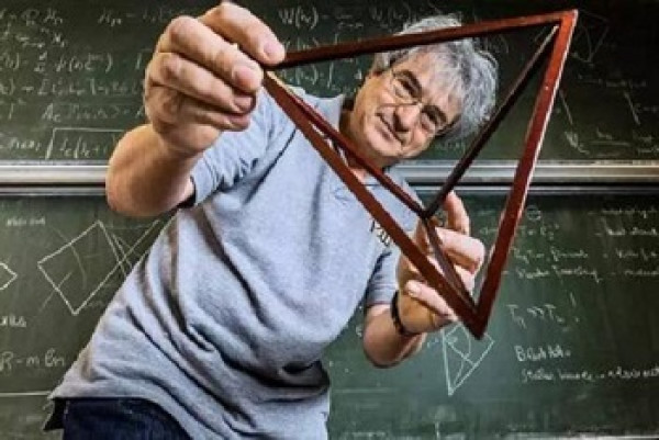《上帝与新物理学》、《七堂极简物理课》