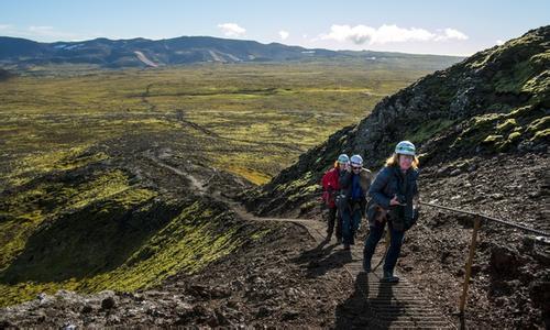 (次年4月-次年7月)冰岛火山内部探险遨游旅行团一日游
