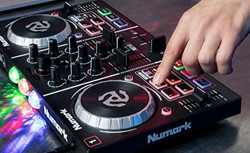 Numark 怒马 Party Mix 数码DJ控制器打碟机 带三个LED炫彩灯