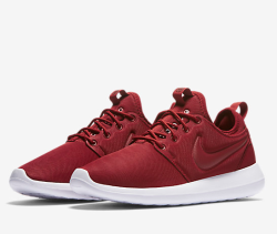 NIKE ROSHE TWO 女款休闲运动鞋