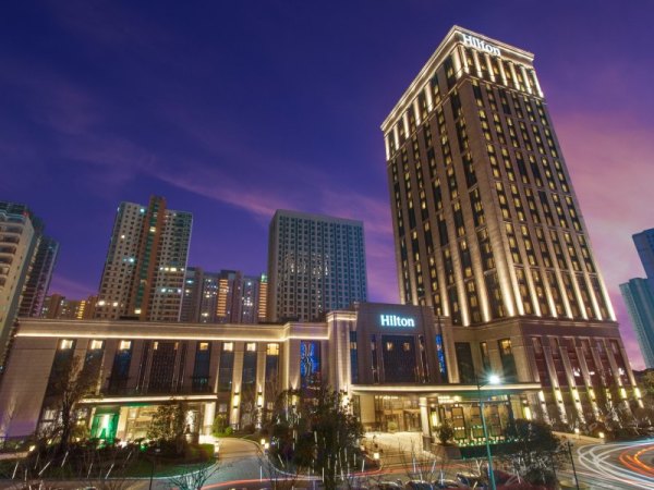 常州新城希尔顿酒店1晚(含早)+ 恐龙谷温泉门票2张