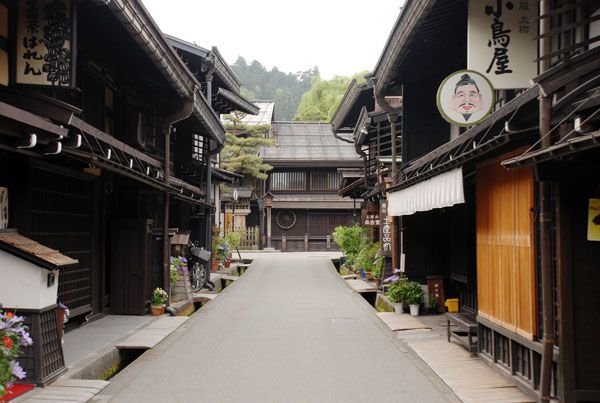 上海直飞名古屋 + 大阪/茨城(东京) 8天往返含税机票