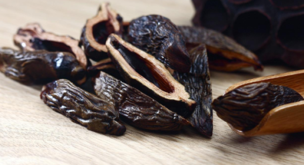 与台湾地区的食用整颗的,外表绿绿的新鲜槟榔不同的是,由于湖南不产