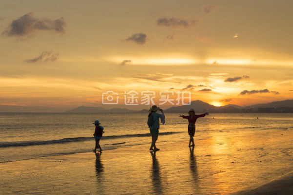 三亚湾 沙滩海景6人3居泳池空中别墅 1晚（赠接机）