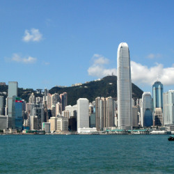 北京-香港4日往返含税机票（附机酒自由行套餐 ）