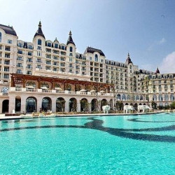 青岛海泉湾维景大酒店1晚（含双早+温泉+演出门票等） 