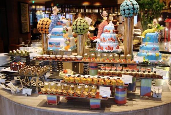佛山希尔顿酒店1晚住宿+双早双晚自助餐
