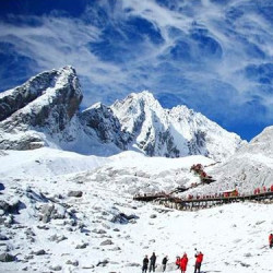 南京-昆明 8天往返机票（赠玉龙雪山/泸沽湖/香格里拉当地游）