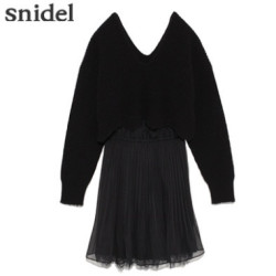 snidel SWNO164060 V领羊毛连衣裙