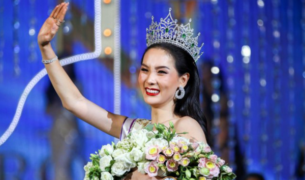 泰国新一届“人妖女王”诞生!