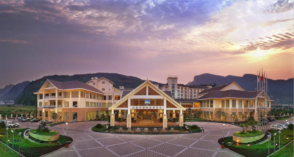 全国多地-张家界 5日自由行(往返机票+4晚五星酒店)