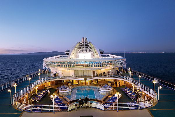 邮轮尾单好价: 蓝宝石公主号 上海-福冈-长崎-上海 6天5晚 内舱2人房