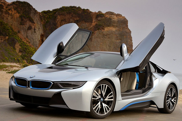 BMW 宝马 i8 质子红限量版