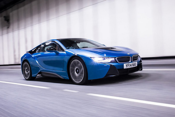 BMW 宝马 i8 质子红限量版