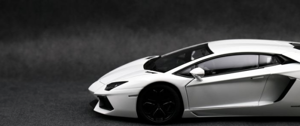 AUTOart 奥图亚 兰博基尼 Aventador LP720-4 1/18 50周年 模型 白色