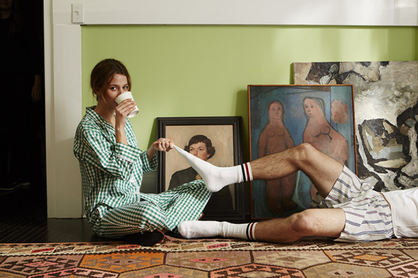 专题床上和平运动宅家也能秀恩爱