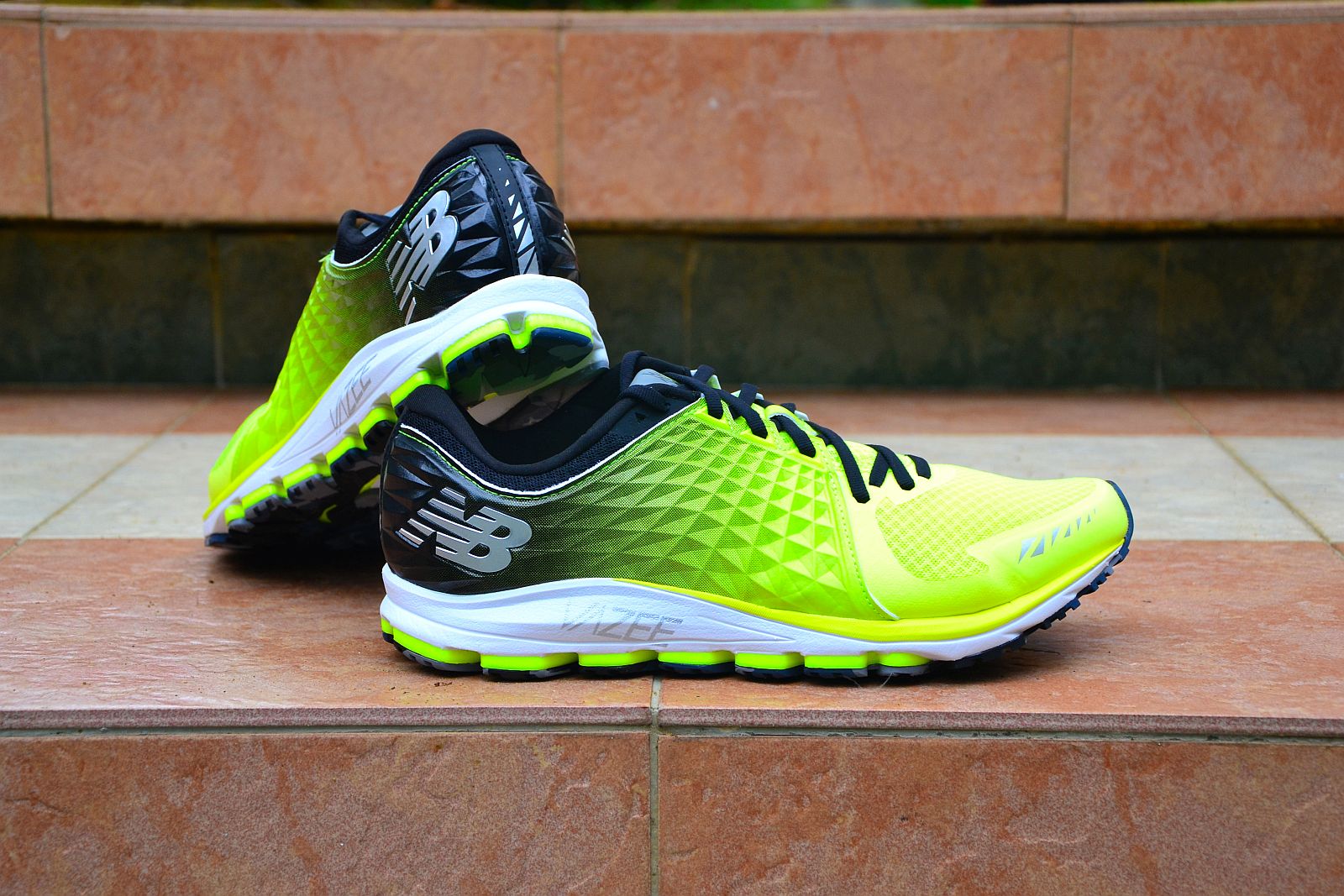 newbalance新百伦880v5系列缓震跑鞋