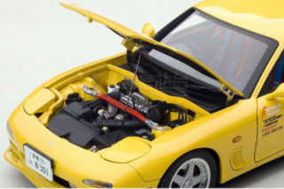 AUTOart 奥图亚 头文字D新剧场版 1/18 马自达RX-7（FD3S）汽车模型