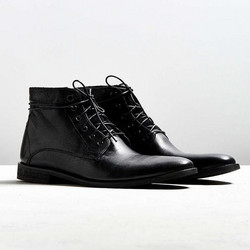 urban outfitters Distressed Lace-Up 男士短靴