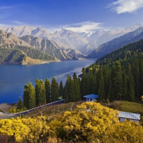 特价机票:春秋航空 石家庄-新疆乌鲁木齐往返含