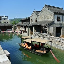 古北水镇大酒店1晚+双早+景区内温泉门票2张