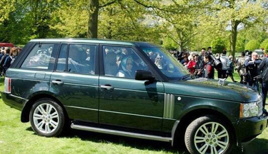 英国王室座驾：Land Rover 路虎 揽胜 尊崇创世加长版 5.0升 V8 SC