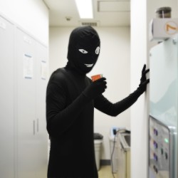 名侦探柯南犯人全身cos套装官方正版多少钱 什么值得买 名侦探柯南犯人全身cos套装官方正版多少钱 什么值得买