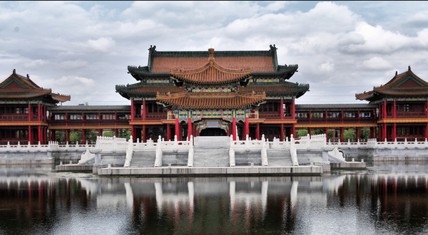 酒店特惠横店国贸大厦1晚横店影视城家庭套票2份