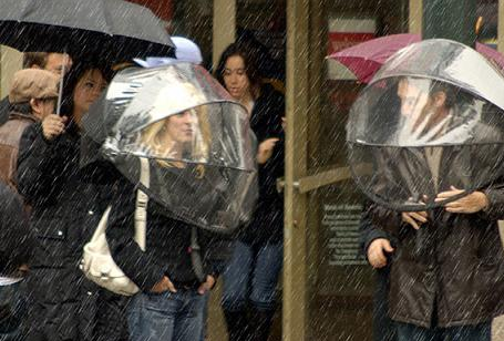 nubrella 头戴可背负折叠 雨伞