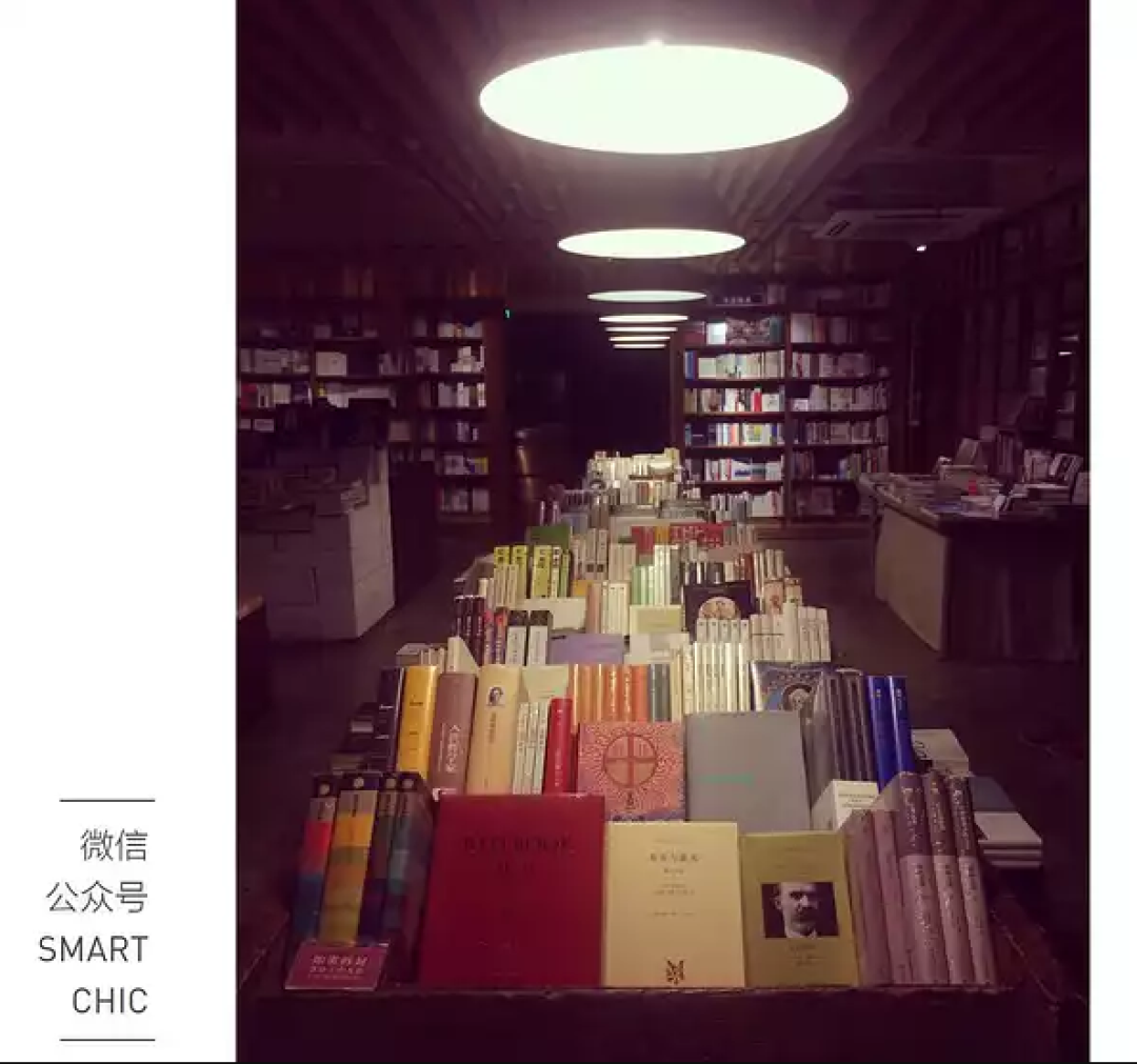午夜12点，我在书店吃了一盘饺子丨逃离连锁店计划