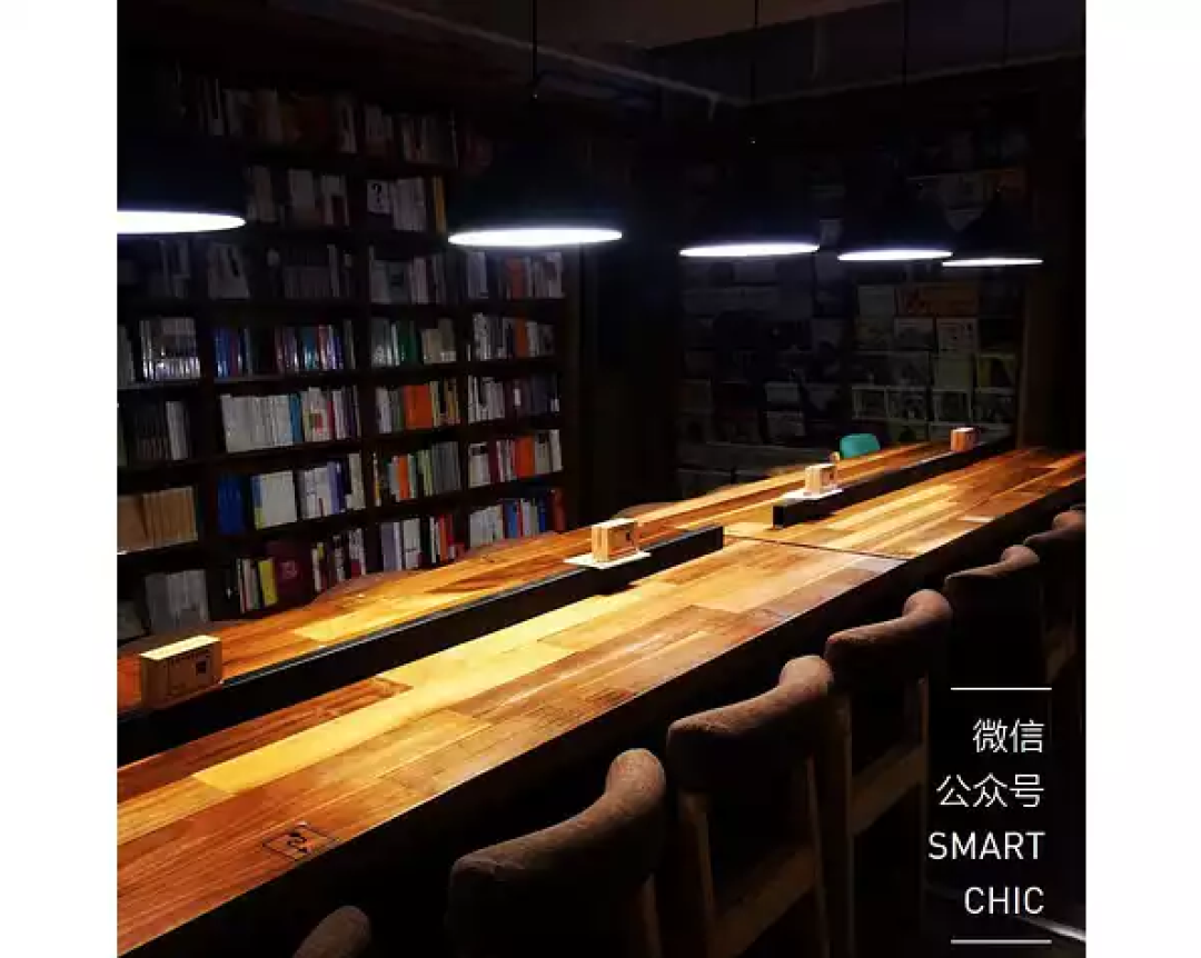 午夜12点,我在书店吃了一盘饺子丨逃离连锁店计划
