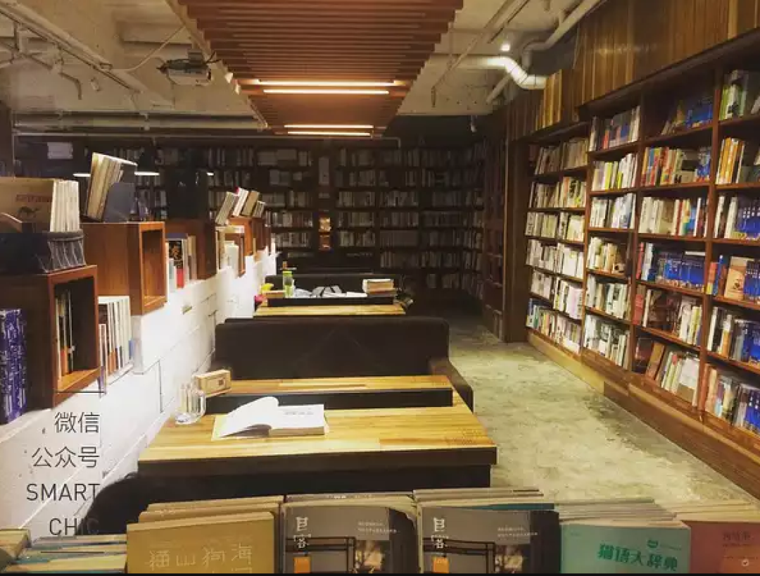 午夜12点,我在书店吃了一盘饺子丨逃离连锁店计划