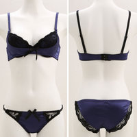 shirohato 亮面聚拢上提文胸套装