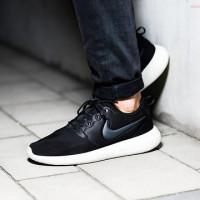 NIKE 耐克 ROSHE TWO 男款休闲运动鞋