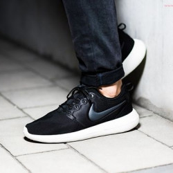 NIKE 耐克 ROSHE TWO 男款休闲运动鞋