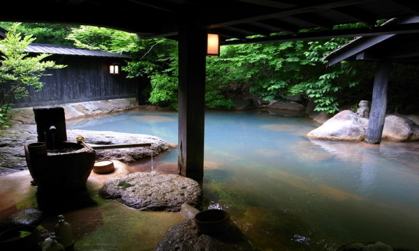 神户有马温泉“太阁之汤”入馆券+花镜御膳日式午餐
