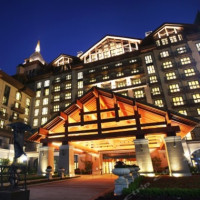 周末不涨价：北京东方美高美国际酒店1晚+2大1小青龙湖门票+自助早餐