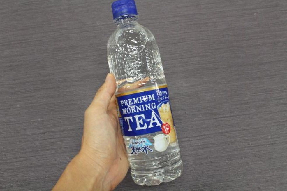 三得利推出”天然水“第二弹——透明奶茶