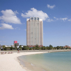 日本冲绳海滩塔酒店