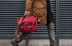 白金汉（Billingham）Hadley Small荧光系列 单肩摄影包 一机二镜一闪（紫红色/巧克力色皮 尼龙款）