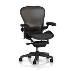 Herman Miller Aeron 座椅 标准配置（骶骨承托） 碳黑色 中号