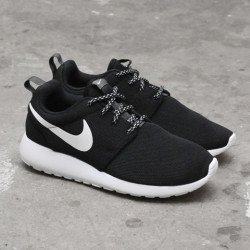NIKE 耐克 Roshe One 女款运动休闲鞋 