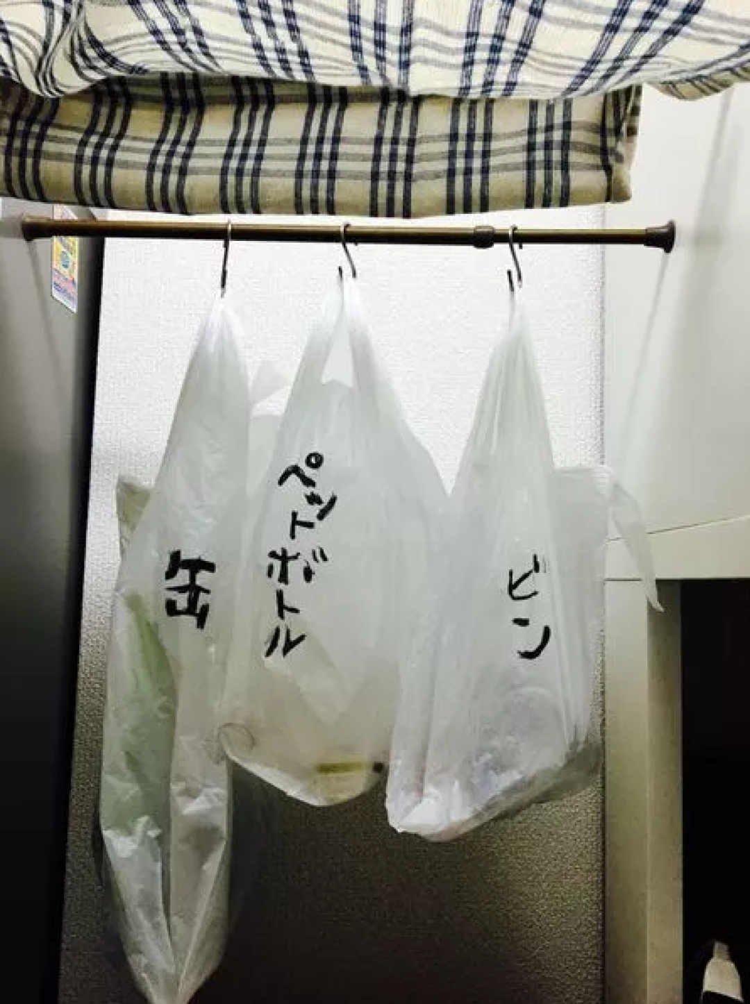 菠萝斑马 | 日本最火爆死角收纳利器,都在十元店里!