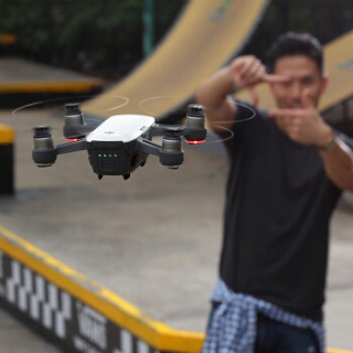 DJI 大疆 “晓”SPARK 掌上智能无人机 单机版
