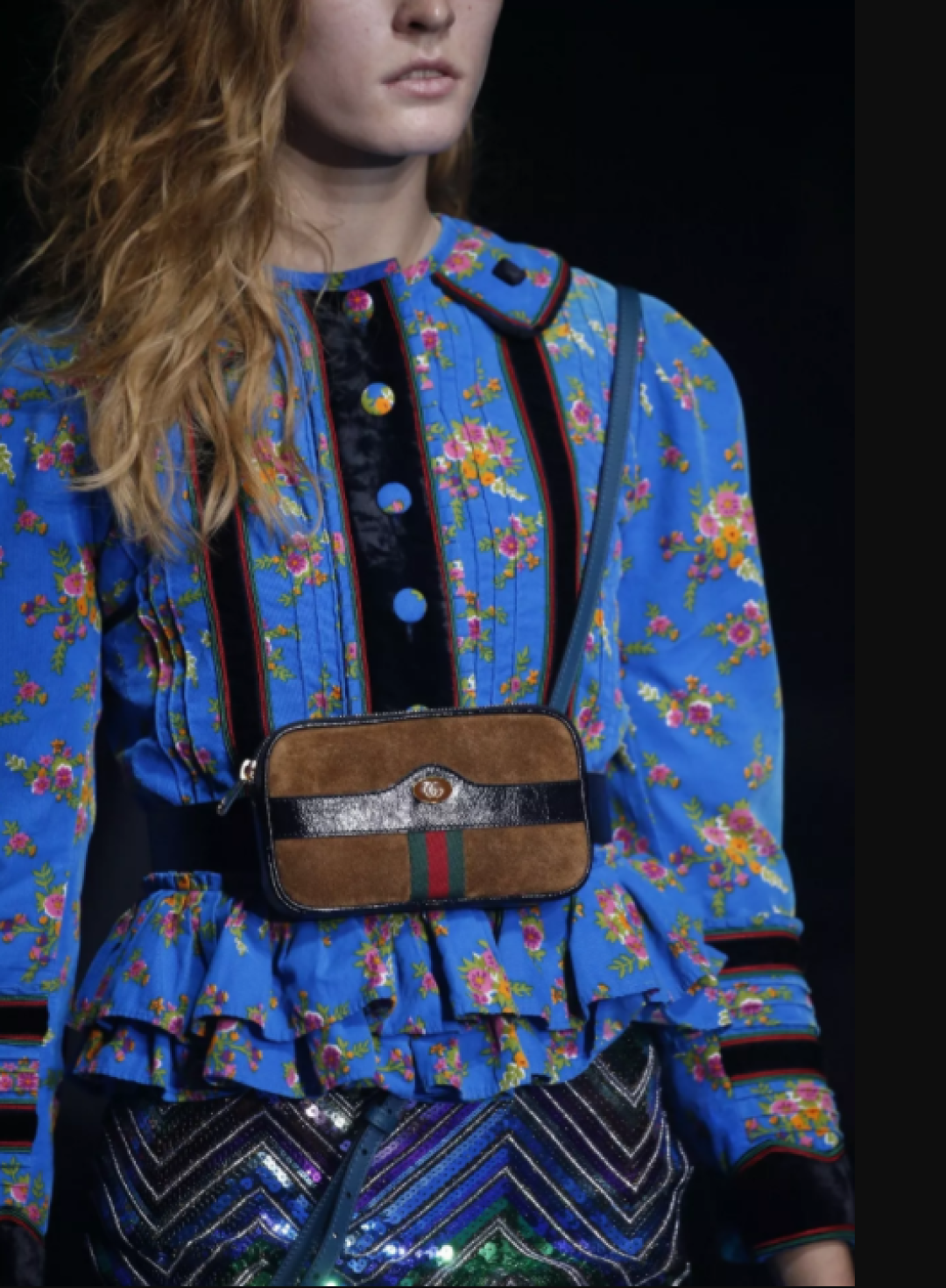 Gucci和Balenciaga告诉你 2018流行的是这类包包