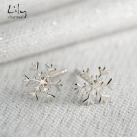 Lily charmed 银色雪花片耳钉 1对