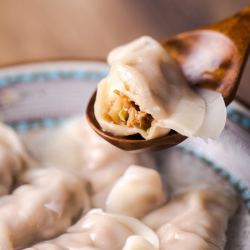 湾仔码头 大白菜猪肉水饺 多味可选 720g *4件