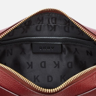  DKNY Chelsea 女士真皮相机包
