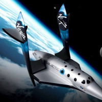 纪念霍金、高端秀:私人太空旅行 限1000名（已售500多名）