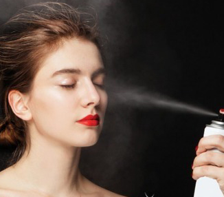  脱妆尴尬？出门前用它！口碑定妆喷雾推荐榜